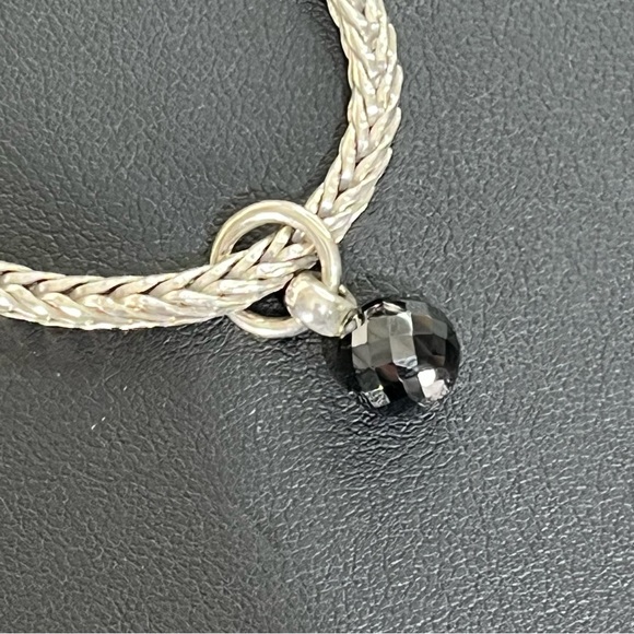 Trollbeads Retired Black Spinel Tassel Bead-51735 - Picture 4 of 7